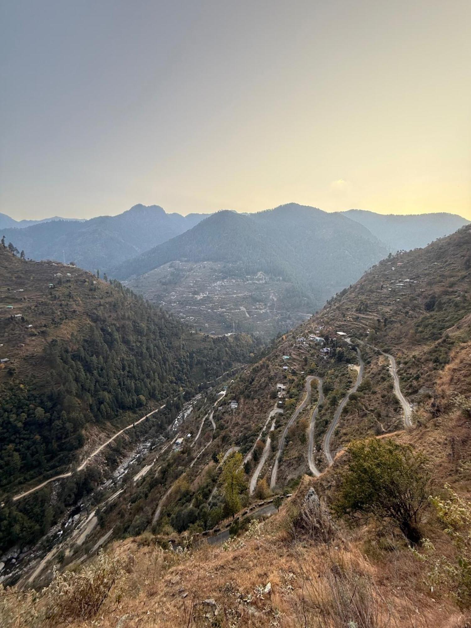 The Void - Tirthan Valley Gushaini Экстерьер фото